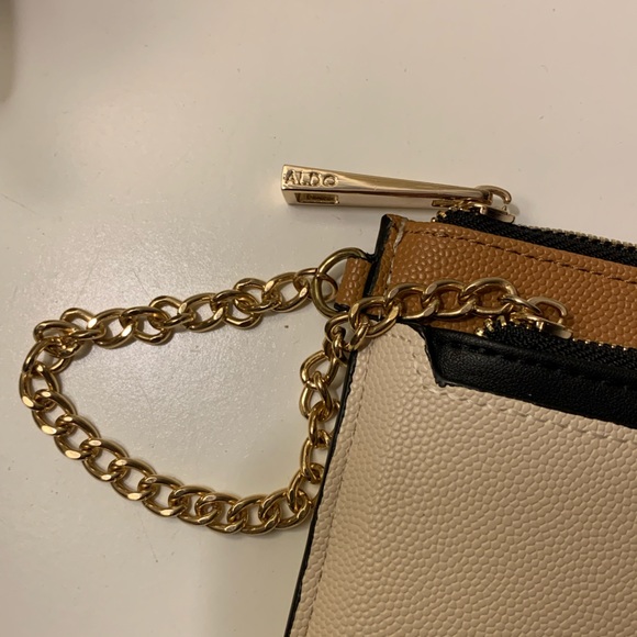 EUC! Aldo 3 piece wristlet! - Picture 4 of 6